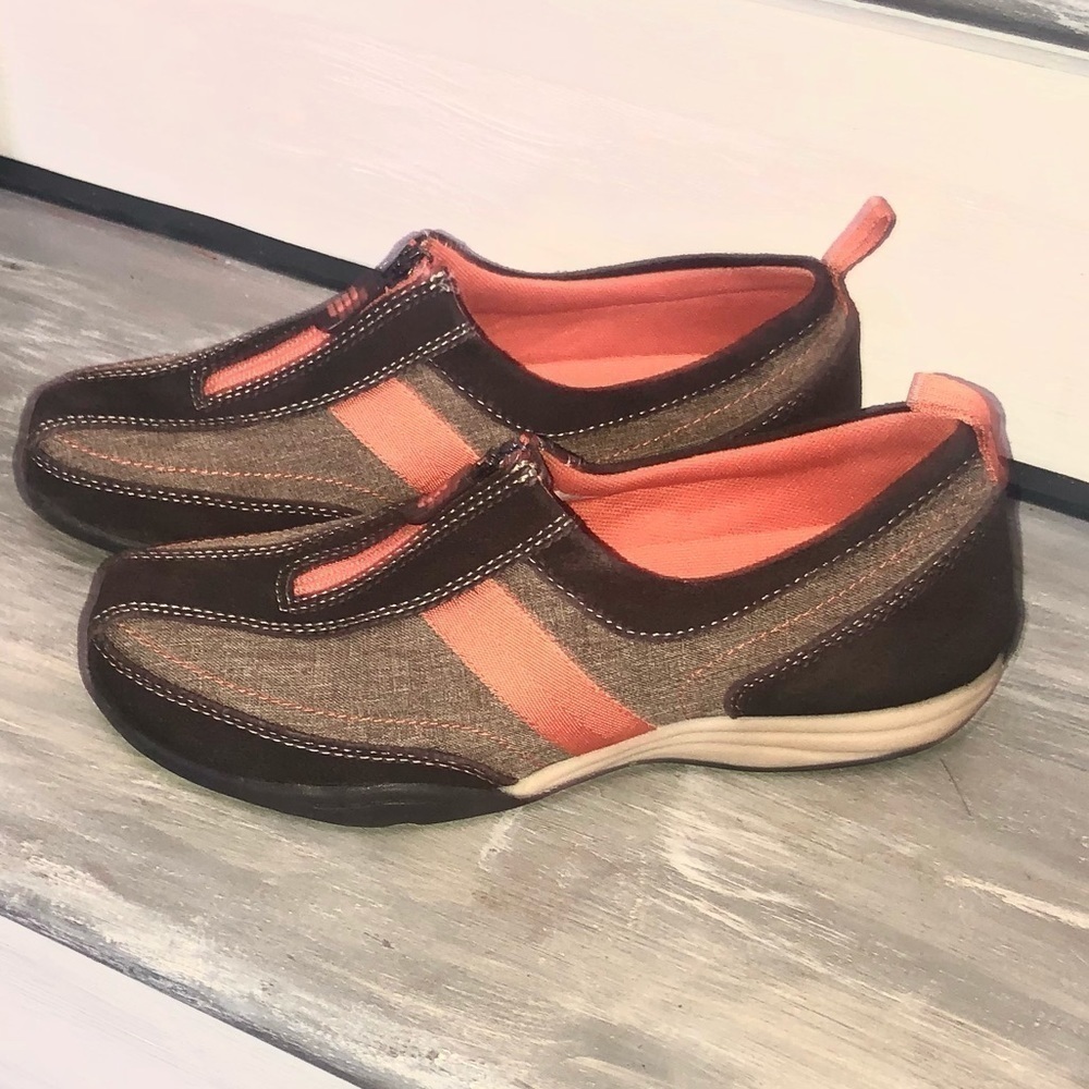 Lands end Woman’s NIB Zip Trekkers Shoes spice brown Size 8M new
